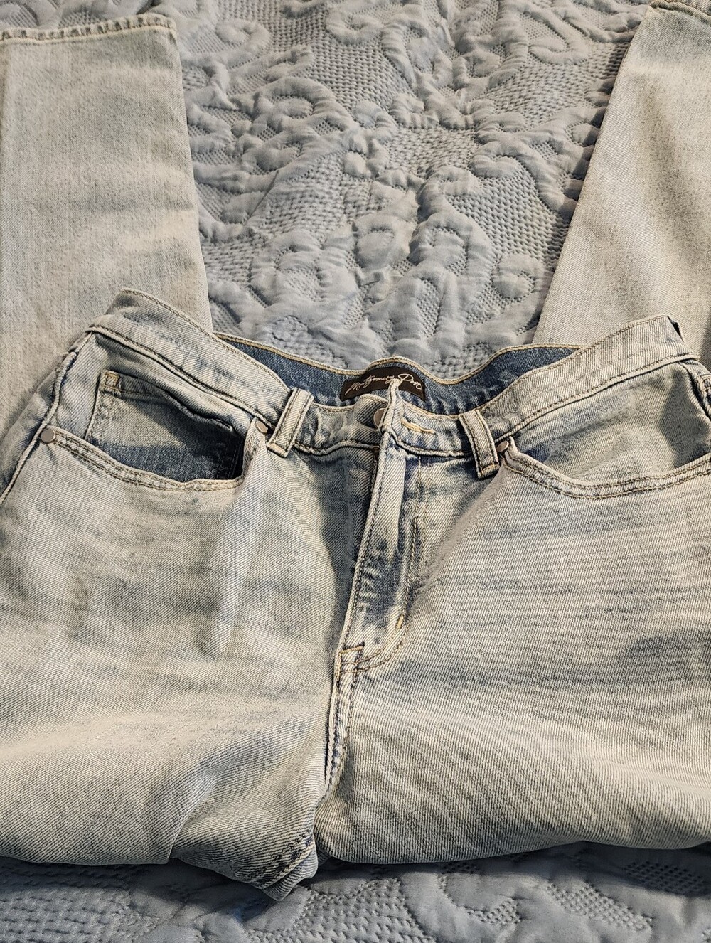 Light Wash Women’s Jeans - Classic High-Rise Slim Fit